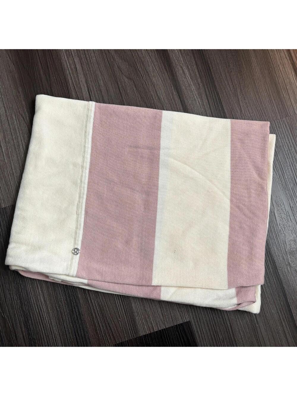 Lululemon Infinity Twist And Shout Scarf Color Block Striped OS Beige Mauve